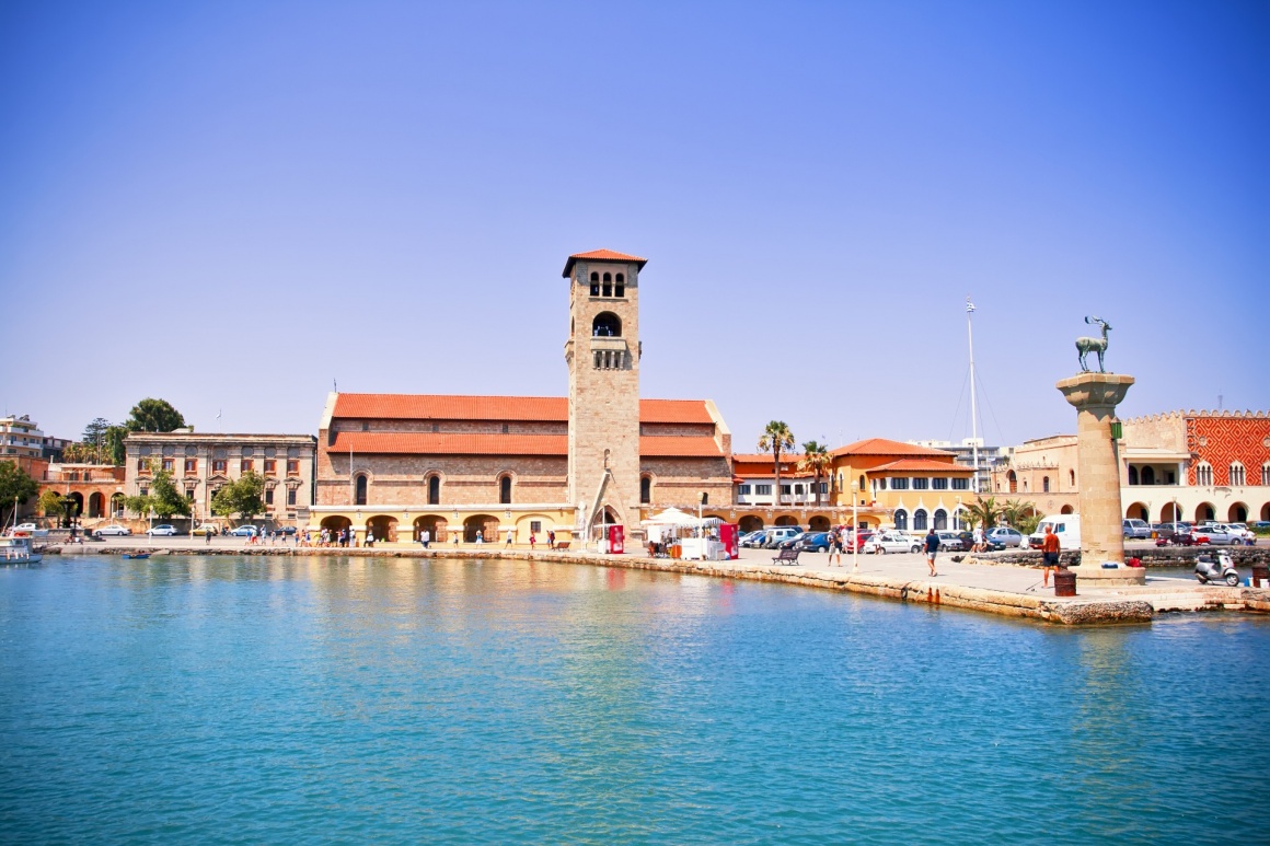 'Famous Mandraki harbor of Rhodes island, Greece' - Rhodos